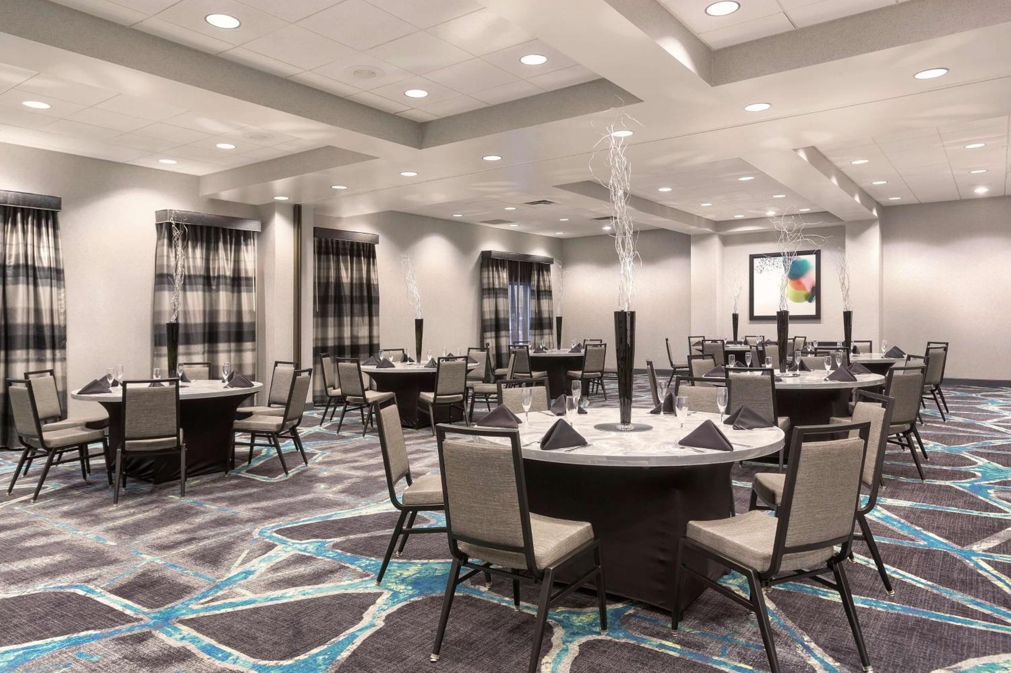 Embassy Suites By Hilton Orlando Airport Exterior photo